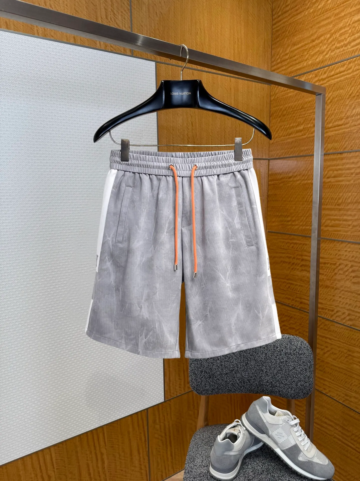 Hermès three-standard complete 2026 summer New Arrival men's casual shorts, advanced custom-made Breathable fabric, Breathable fabric, extremely stretchy and comfortable, impeccable details, top-grade accessories, original logo design concept, delicate and soft feel! The upper body fit is awesome! Size: M-XXXL Please state your height and weight when ordering